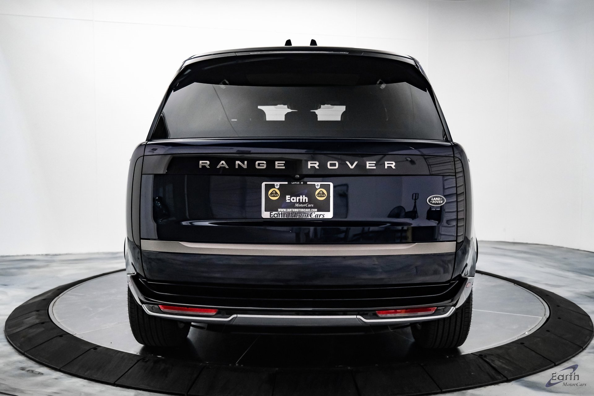 Used 2023 Land Rover Range Rover SE image 9
