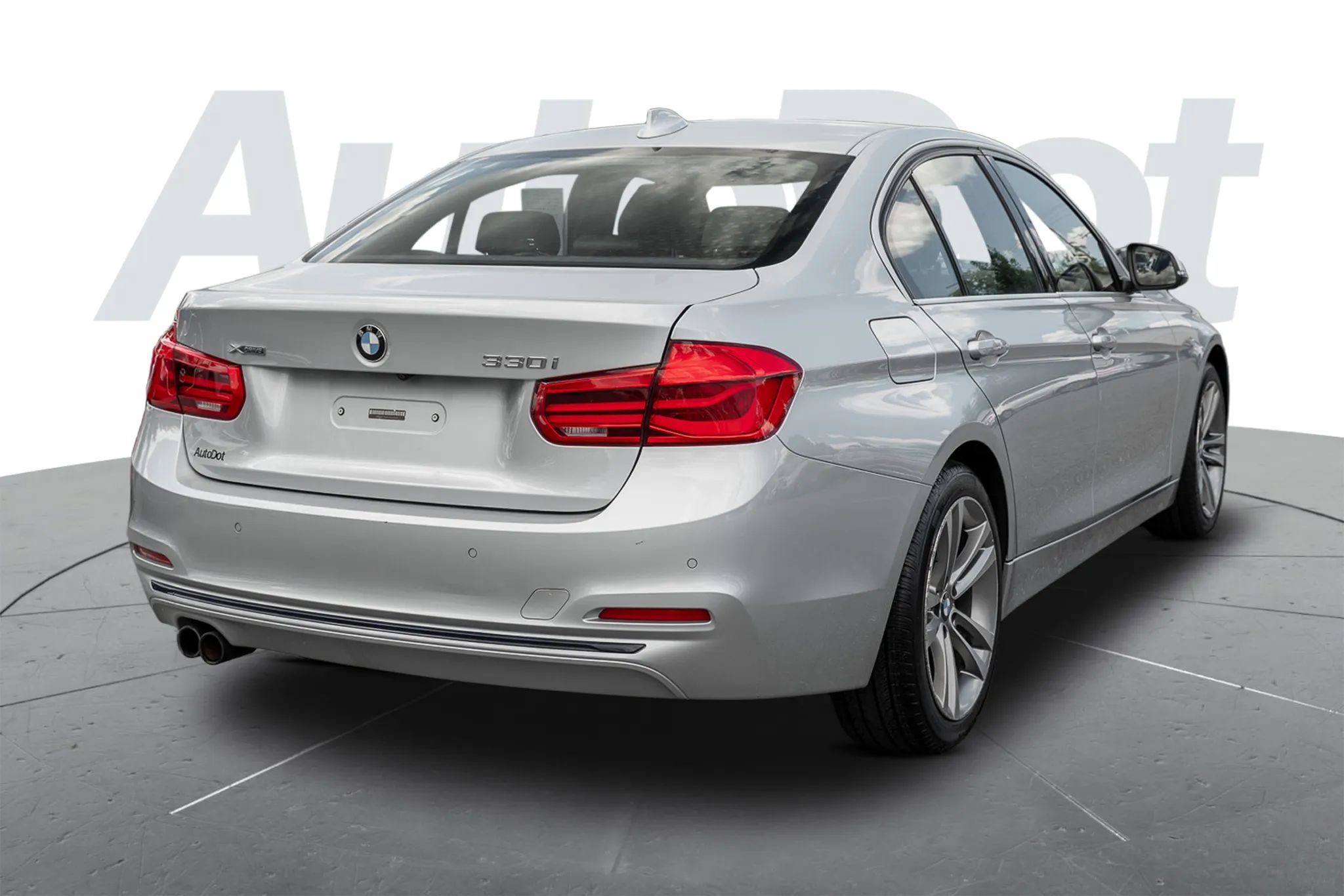 Used 2017 BMW 330i xDrive Sedan w/ Premium Package AWD/4WD image 3
