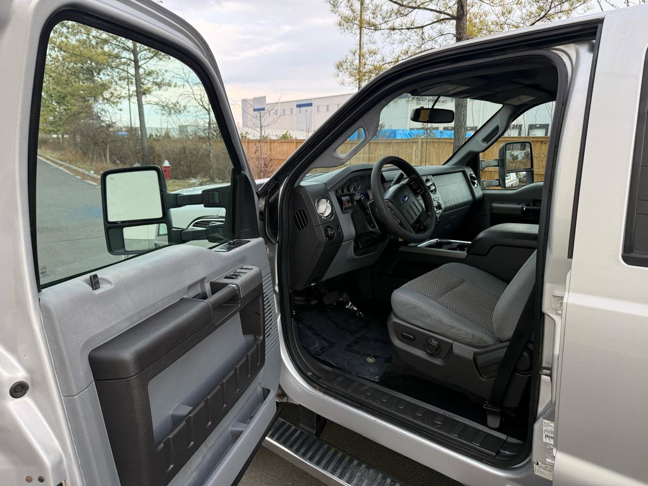 Used 2012 Ford F250 XLT w/ XLT Premium Pkg image 5