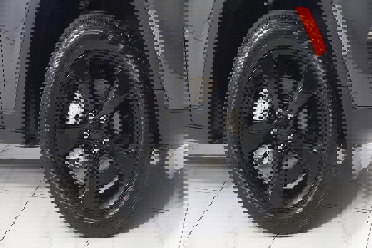 Used 2024 Jeep Grand Cherokee Limited w/ Luxury Tech Group II image 16