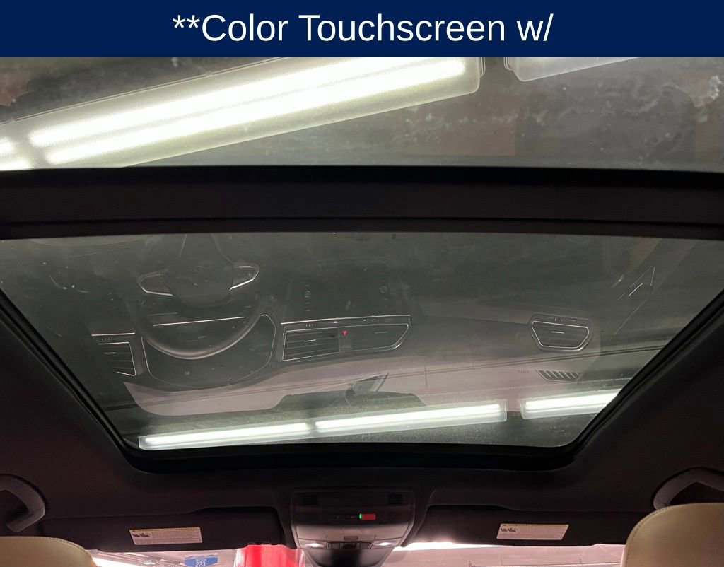 Used 2024 Volkswagen Tiguan SE w/ Panoramic Sunroof Package image 9