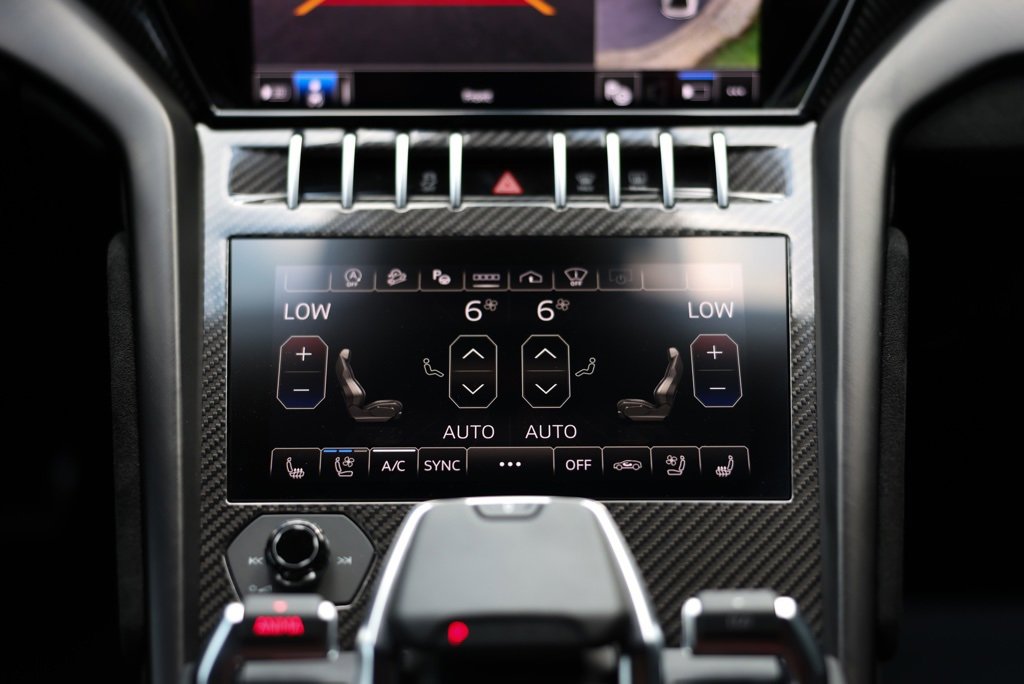 Used 2024 Lamborghini Urus Performante image 34