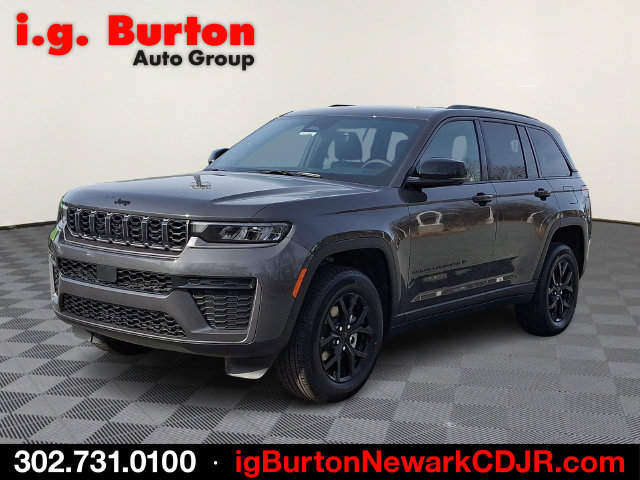 New 2026 Jeep Grand Cherokee Altitude AWD/4WD image 2