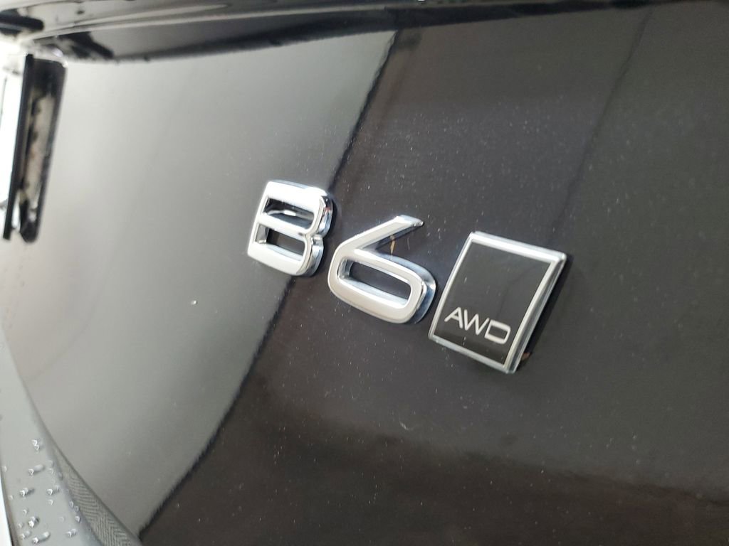 Certified 2024 Volvo XC90 B6 Ultimate w/ Protection Package Premier image 9