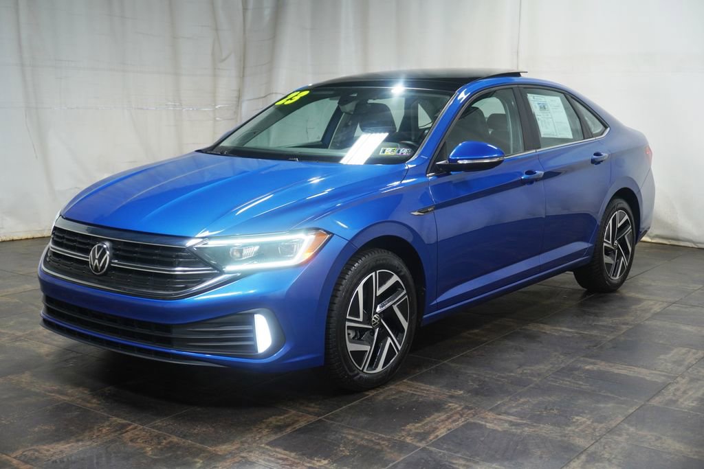 Used 2023 Volkswagen Jetta SEL image 2