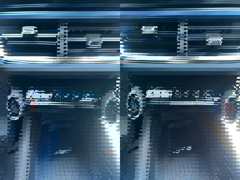 New 2026 Chevrolet Equinox EV LT image 13