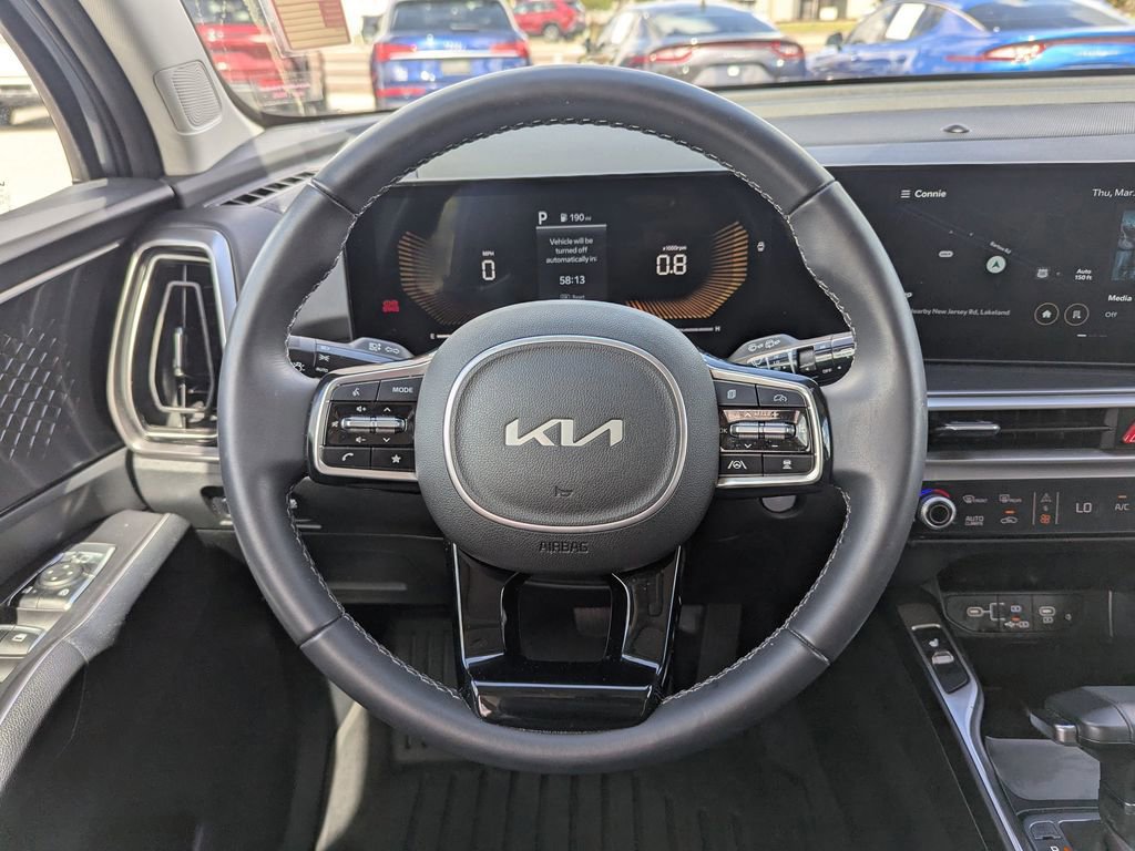 Used 2025 Kia Sorento S w/ Panoramic Sunroof Package image 11