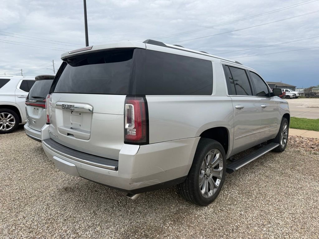 Used 2015 GMC Yukon XL Denali w/ Premium Package AWD/4WD image 4