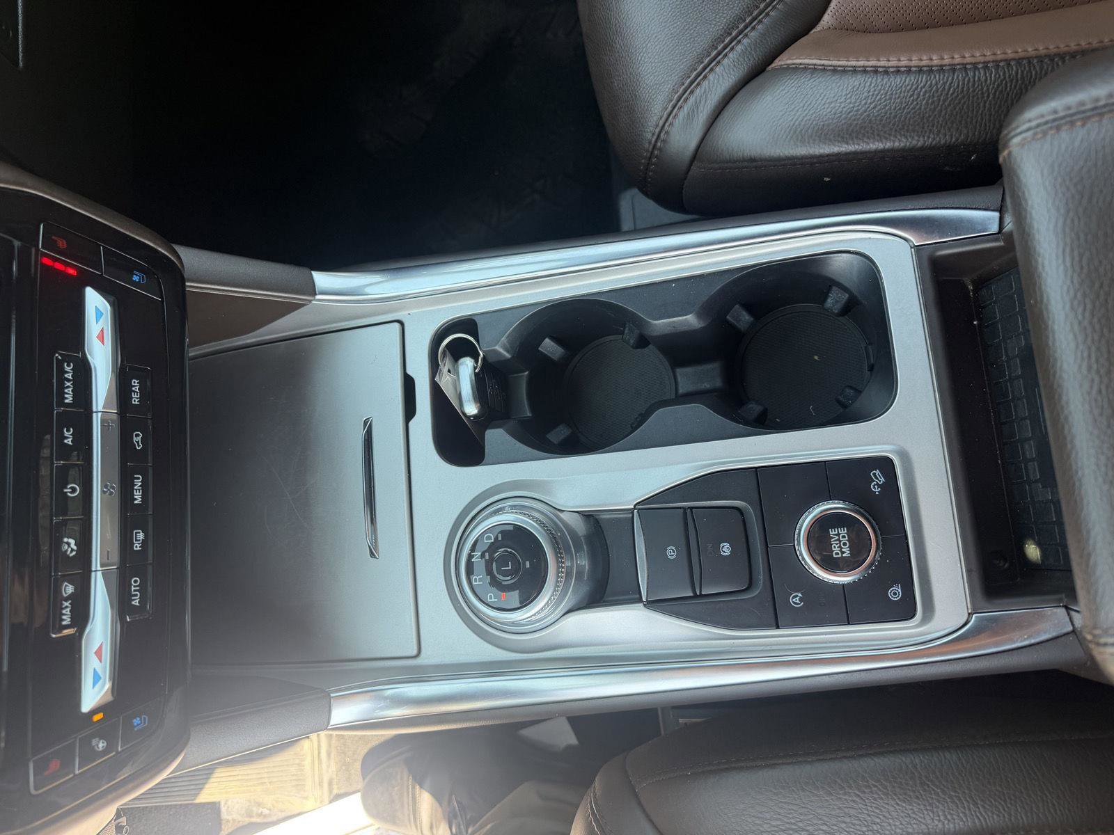 Used 2023 Ford Explorer King Ranch w/ Technology Package image 24