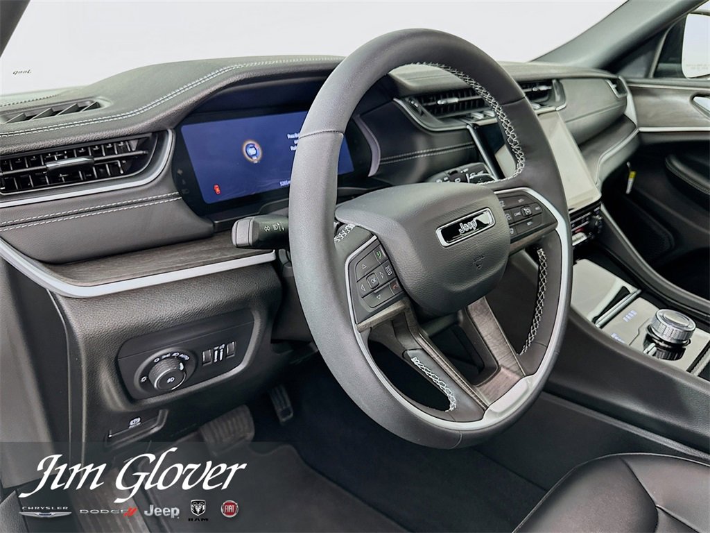 Used 2025 Jeep Grand Cherokee L Limited image 32