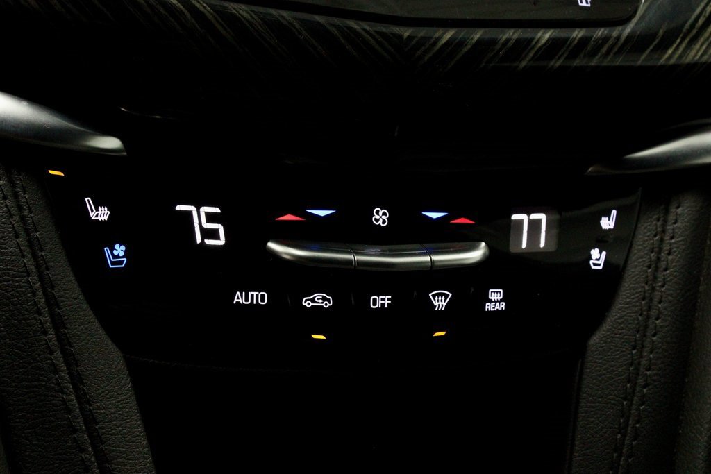Used 2025 Cadillac XT6 Premium Luxury image 33