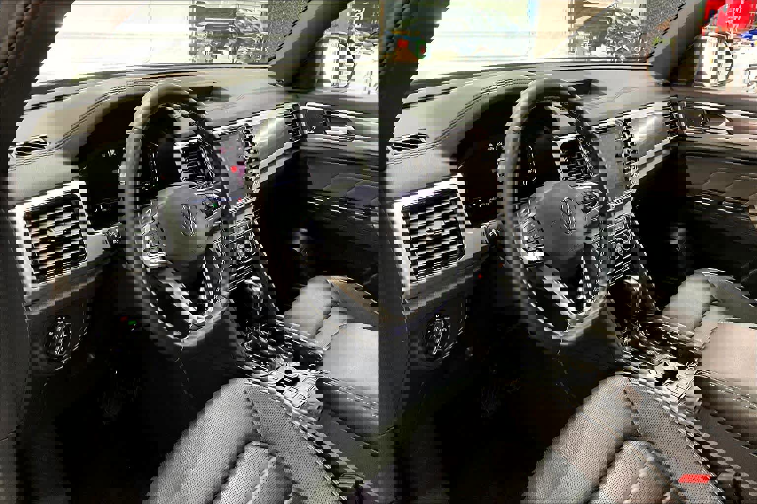 Used 2021 Volkswagen Atlas Cross Sport SEL Premium image 17