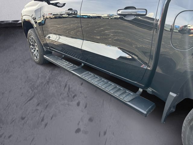 Used 2024 Chevrolet Colorado LT w/ LT Convenience Package III image 17