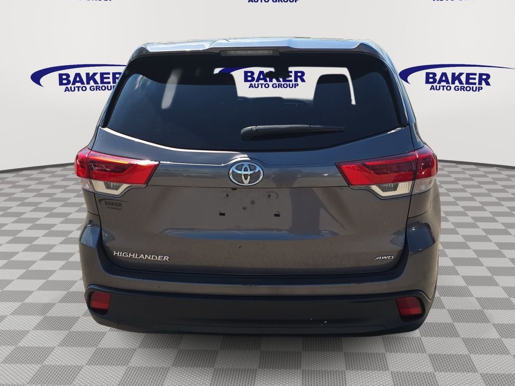 Used 2018 Toyota Highlander LE AWD/4WD image 6