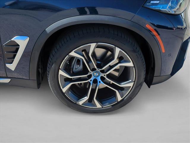 Used 2025 BMW X5 xDrive50e w/ Premium Package AWD/4WD image 25