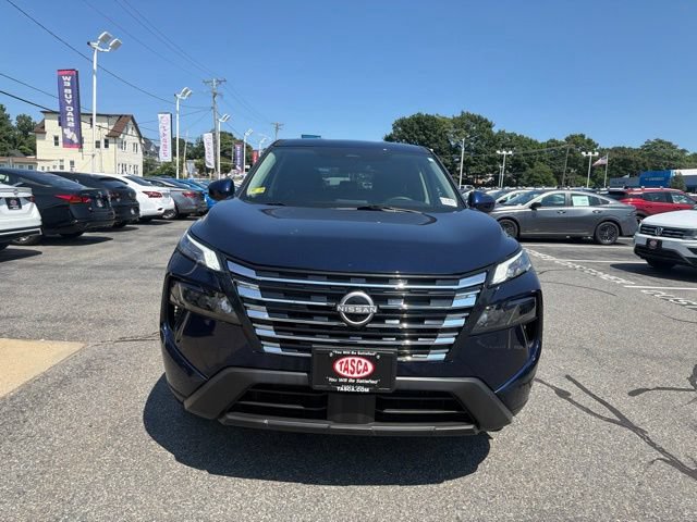 Used 2026 Nissan Rogue SV AWD/4WD image 3