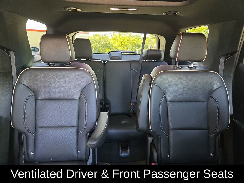 Used 2023 Chevrolet Traverse Premier AWD/4WD image 30