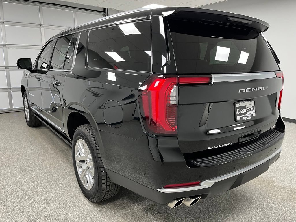 Used 2025 GMC Yukon XL Denali w/ Sun & Power Step Package AWD/4WD image 8