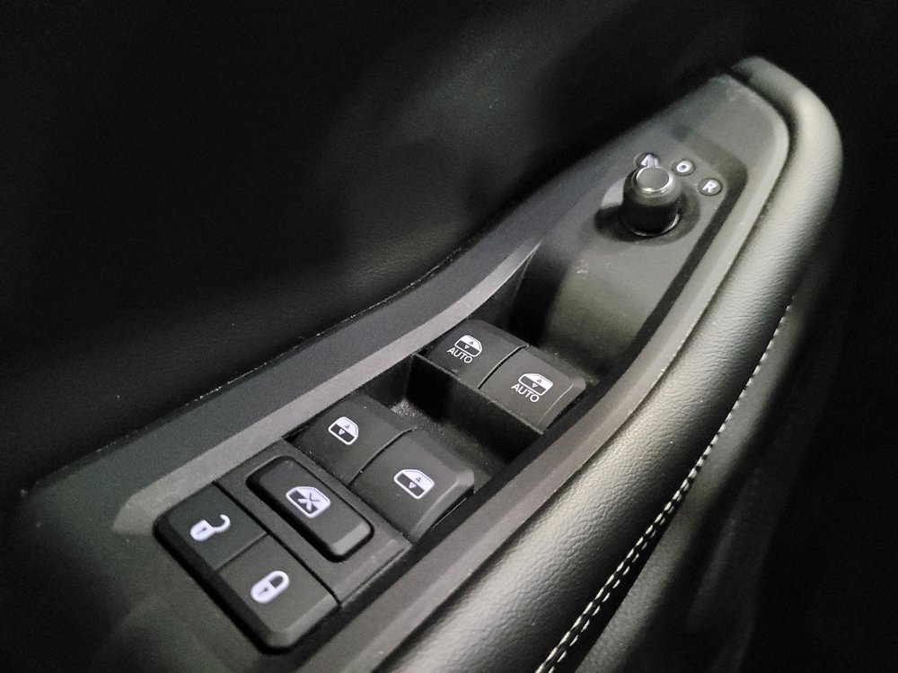 Used 2023 Jeep Grand Cherokee L Laredo AWD/4WD image 27