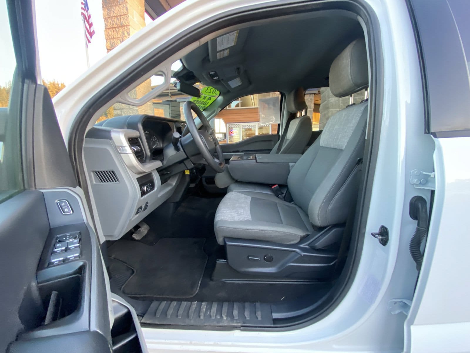 Used 2023 Ford F450 XLT w/ XLT Value Package AWD/4WD image 9