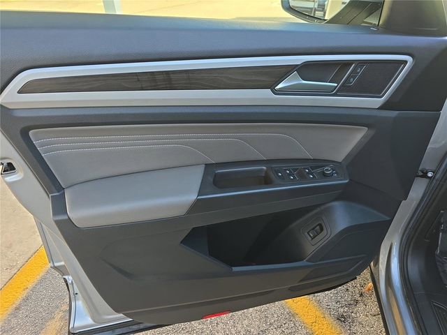 Used 2023 Volkswagen Atlas SE image 14