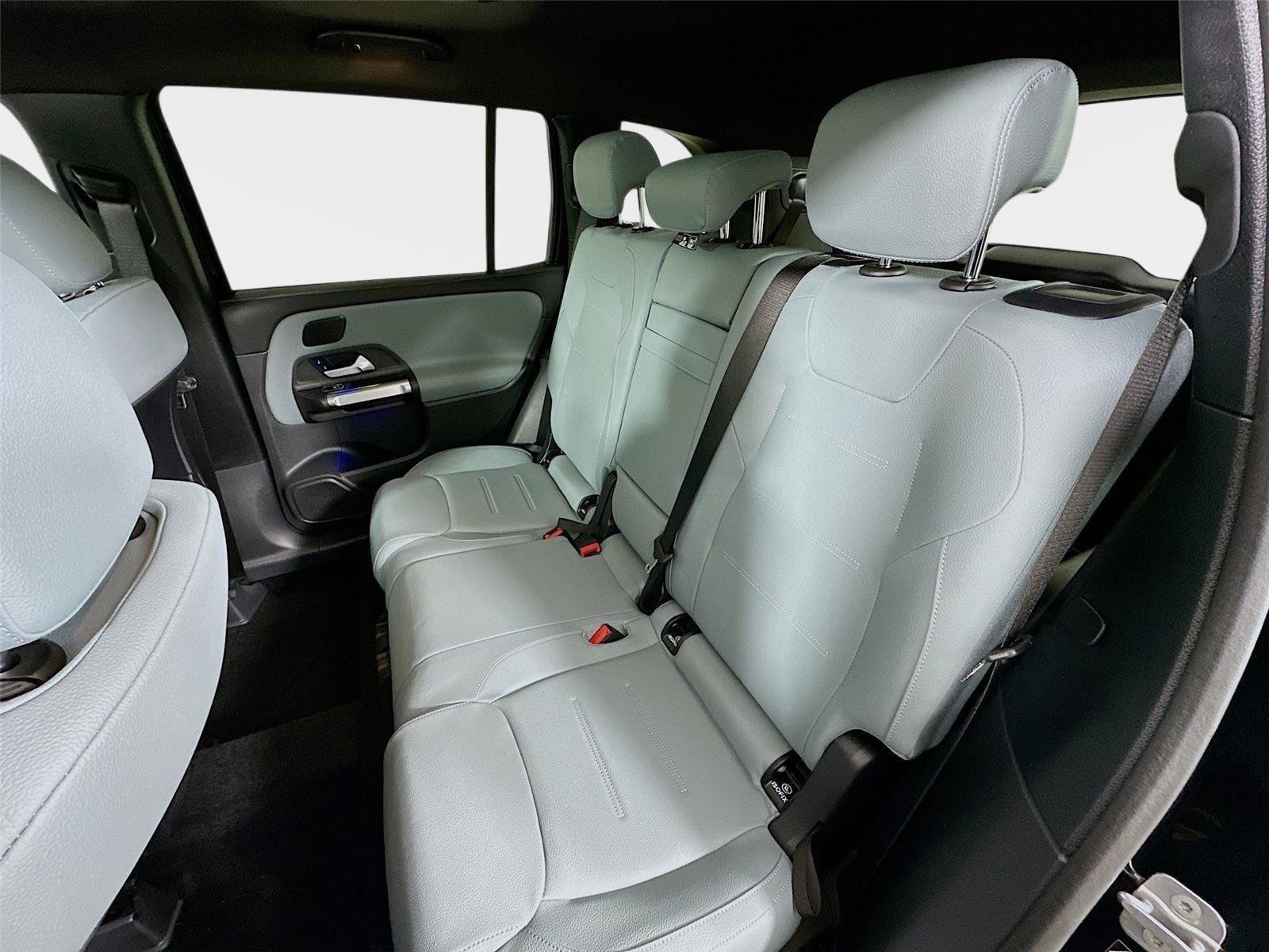 Used 2026 Mercedes-Benz GLB 250 4MATIC image 31
