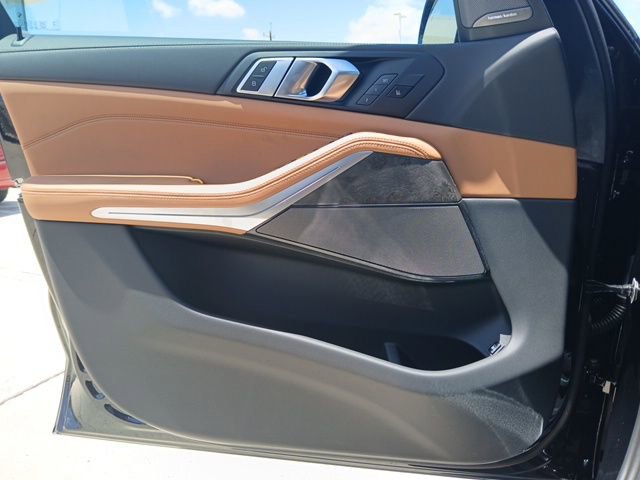 New 2026 BMW X5 xDrive50e image 21