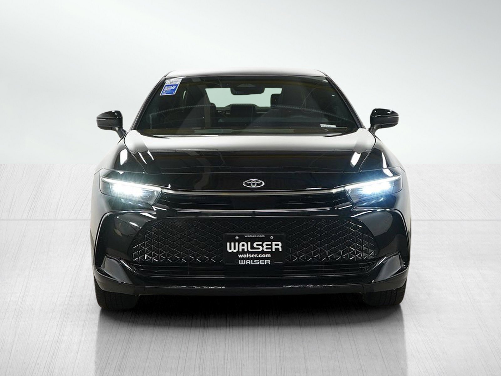 Used 2024 Toyota Crown Platinum AWD/4WD image 8