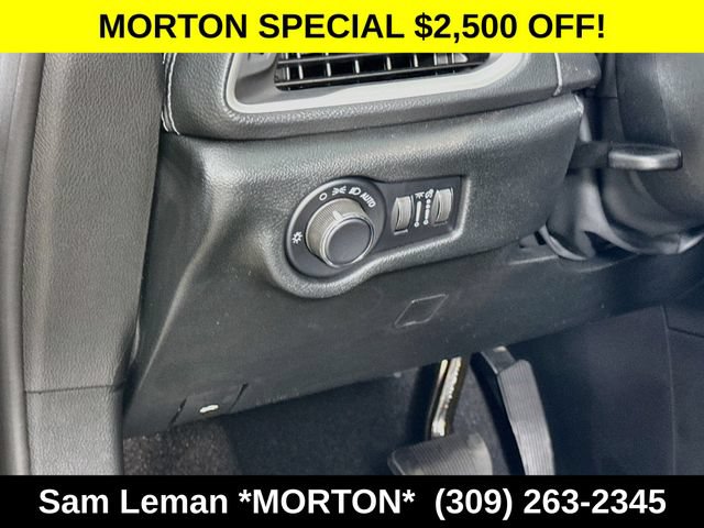 New 2027 Chrysler Pacifica Limited w/ Family Tech Group AWD/4WD image 10