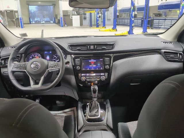 Used 2022 Nissan Rogue Sport SV image 7