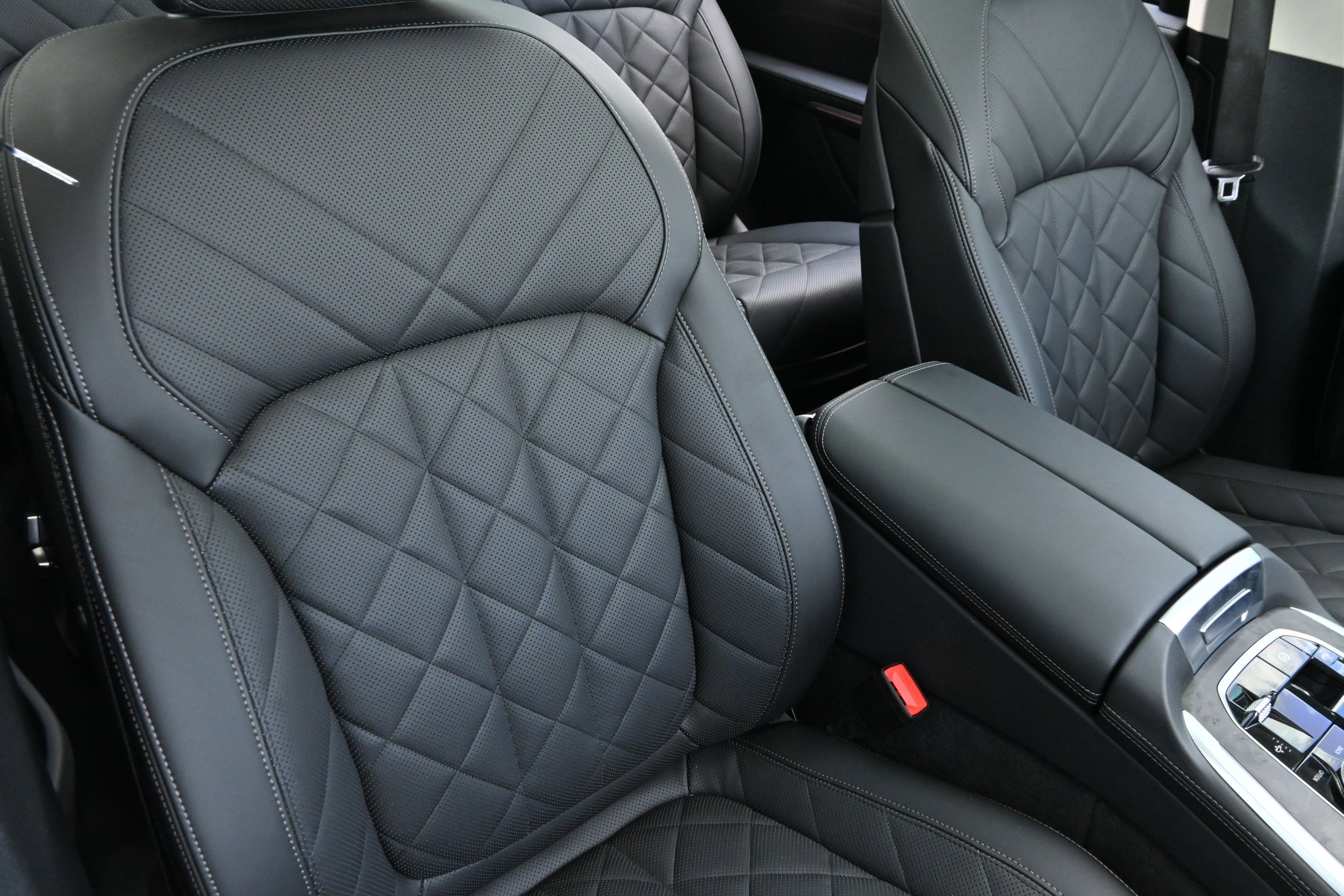 Certified 2024 BMW X7 xDrive40i image 31