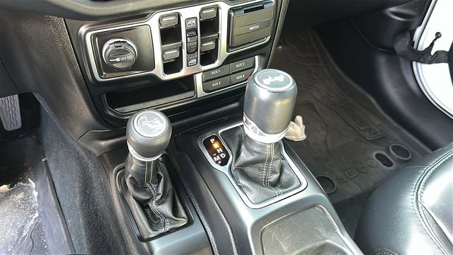 Used 2024 Jeep Wrangler High Altitude AWD/4WD image 17
