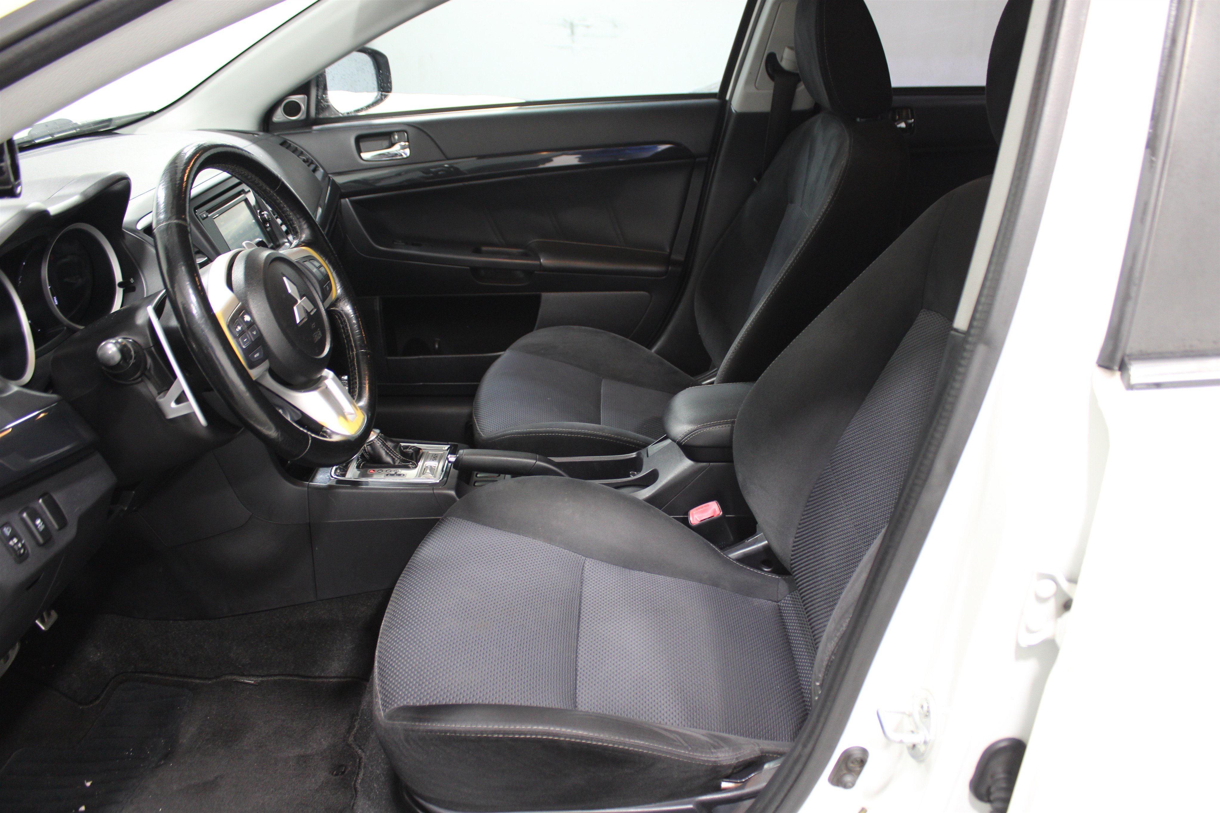 Used 2015 Mitsubishi Lancer Evolution MR AWD/4WD image 3
