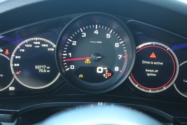 Certified 2023 Porsche Cayenne Platinum Edition image 20