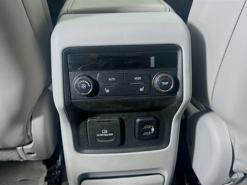 Used 2017 GMC Acadia SLT FWD image 25