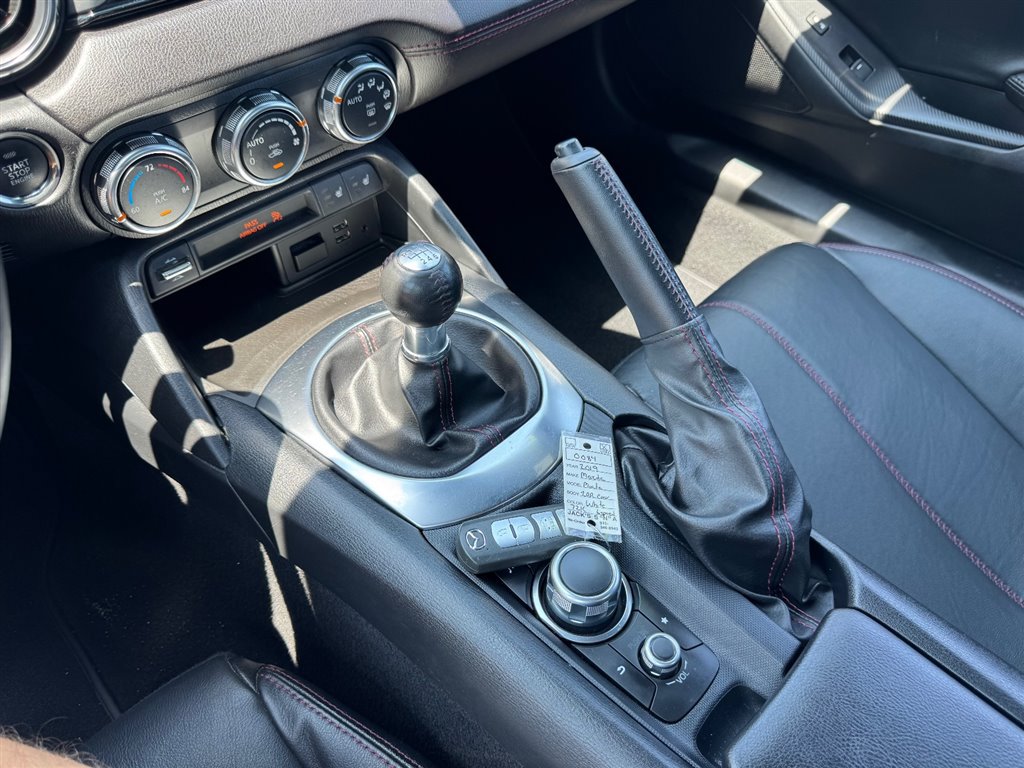 Used 2019 MAZDA MX-5 Miata RF Grand Touring w/ GT-S Package RWD image 16
