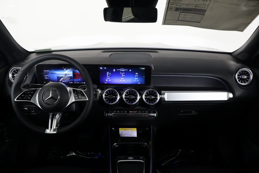 New 2026 Mercedes-Benz GLB 250 image 4