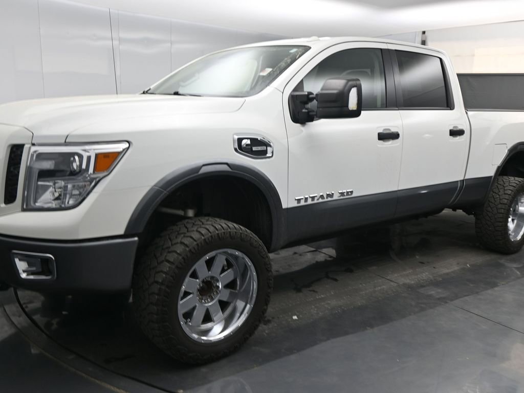 Used 2019 Nissan Titan PRO-4X image 18