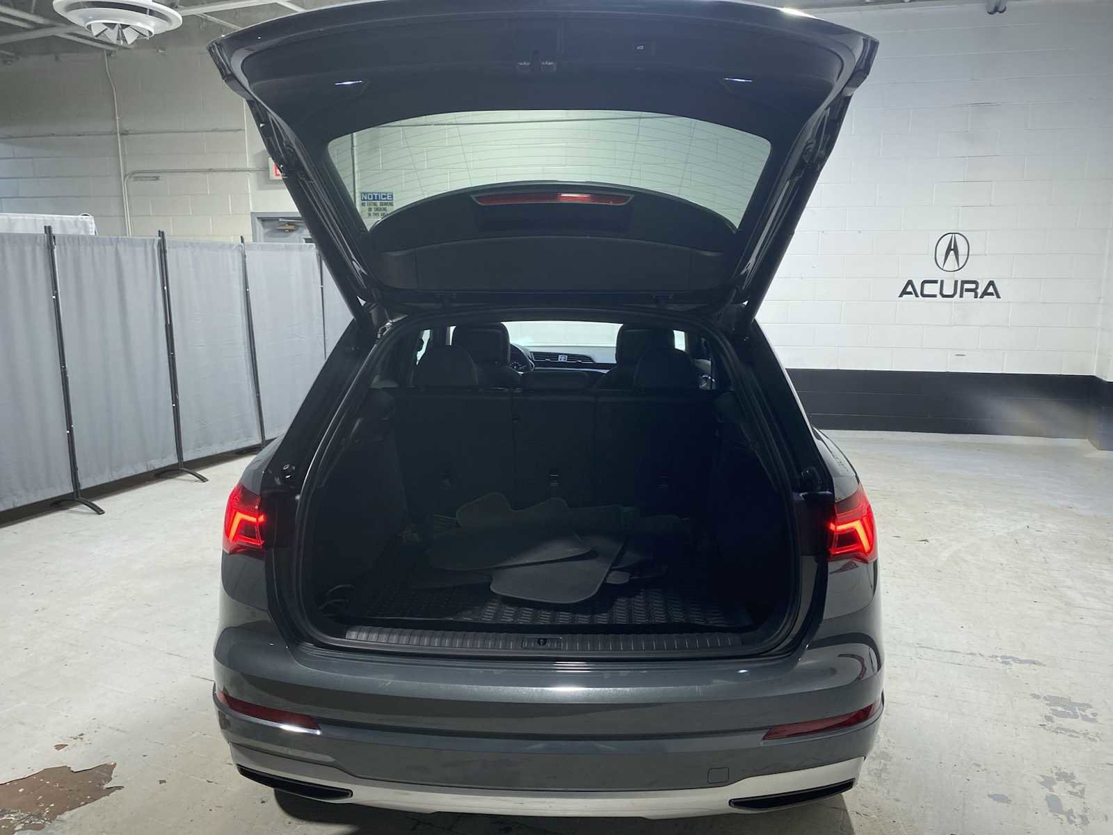 Used 2019 Audi Q3 2.0T Premium image 18