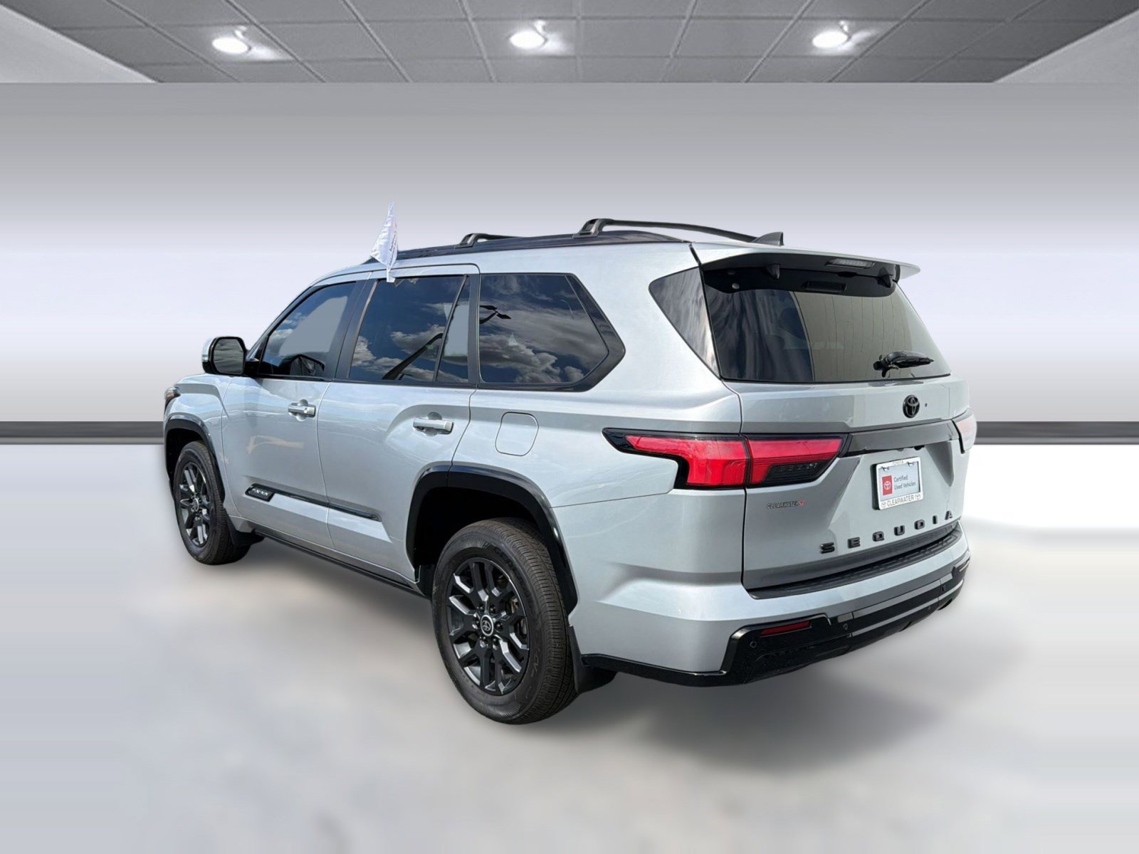 Used 2024 Toyota Sequoia Platinum AWD/4WD image 3
