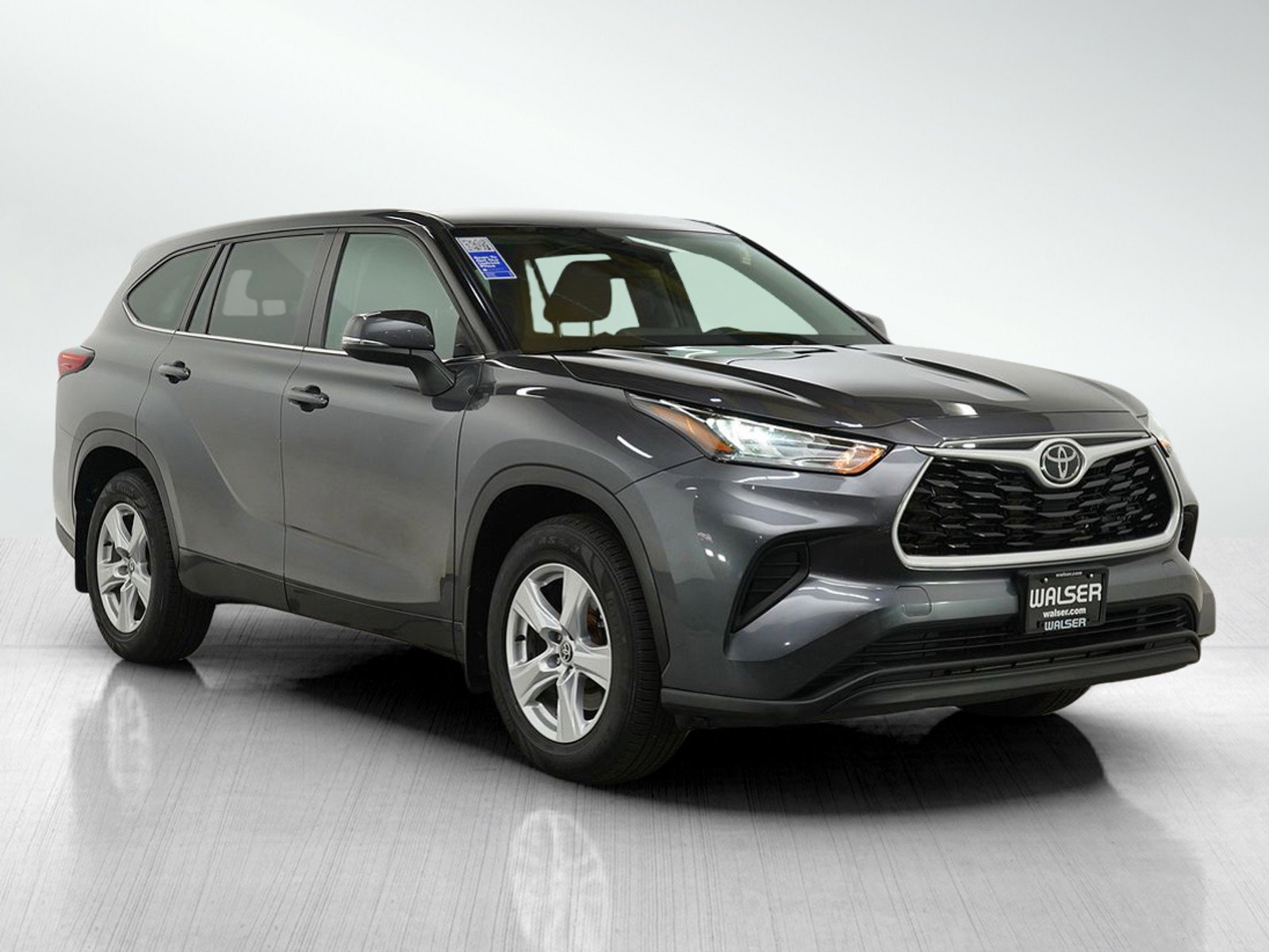 Used 2022 Toyota Highlander LE image 7