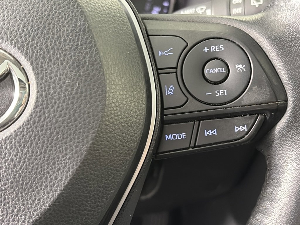 Used 2022 Toyota RAV4 XLE image 18