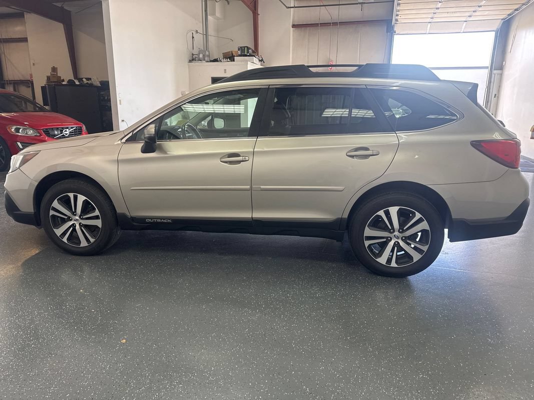 Used 2018 Subaru Outback 2.5i Limited AWD/4WD image 7