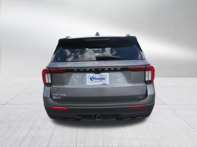 Used 2025 Ford Explorer Active RWD image 4