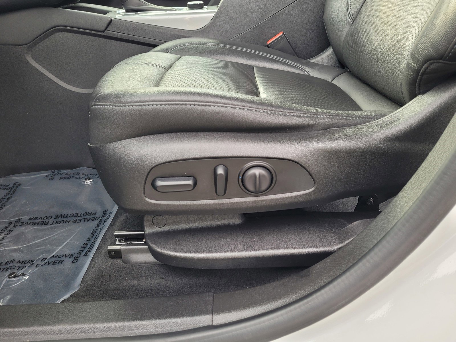 Used 2019 Chevrolet Blazer LT w/ Sun and Wheels Package image 12