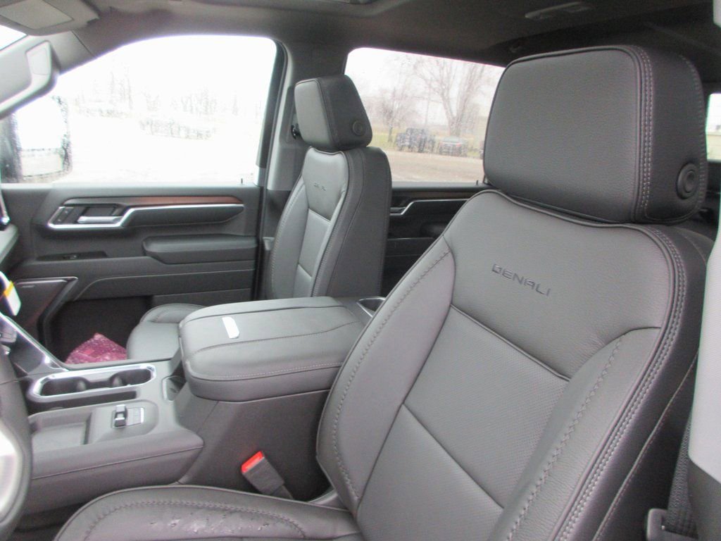 New 2026 GMC Sierra 3500 Denali w/ Denali Reserve Package image 14