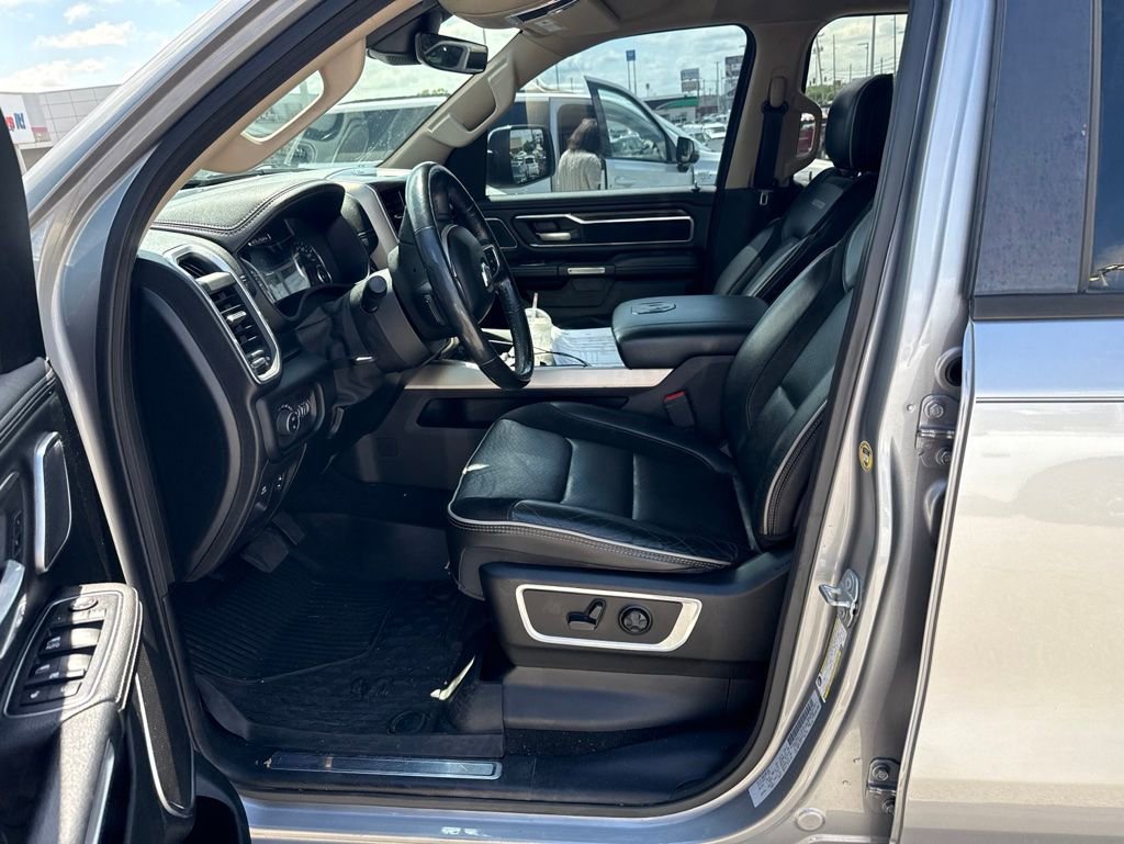 Used 2019 RAM 1500 Laramie AWD/4WD image 10