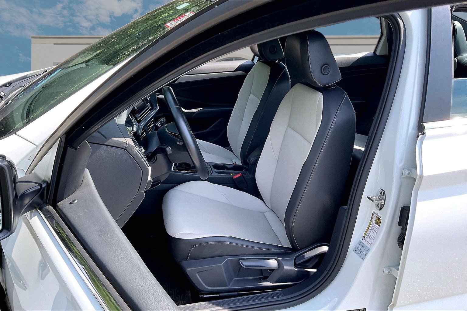 Used 2019 Volkswagen Jetta R-Line w/ R-Line Cold Weather Package FWD image 23