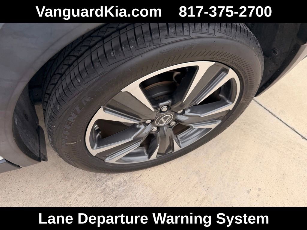 Used 2019 Lexus UX 200 w/ Accessory Package 2 FWD image 9