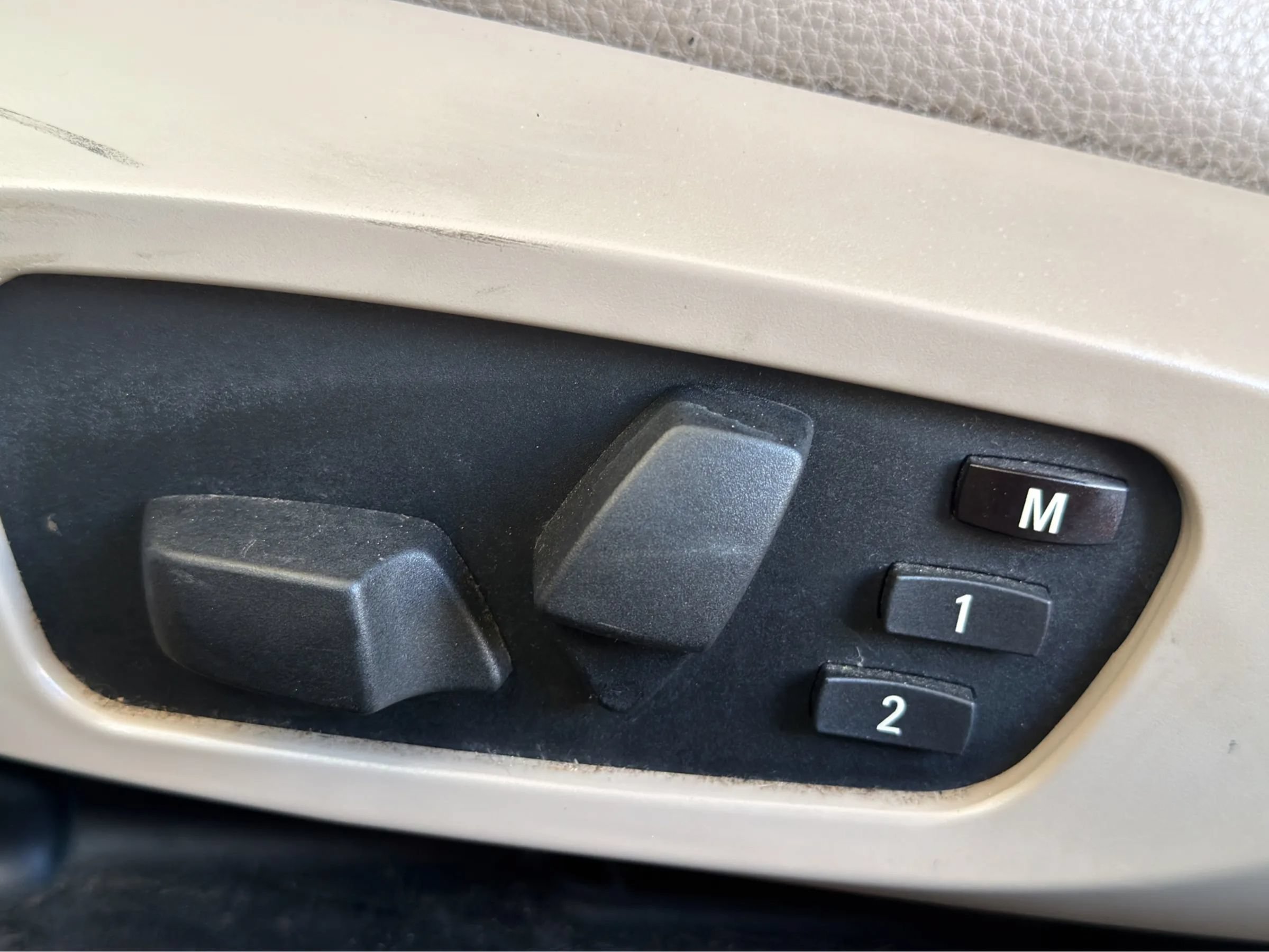 Used 2012 BMW 128i Convertible RWD image 25
